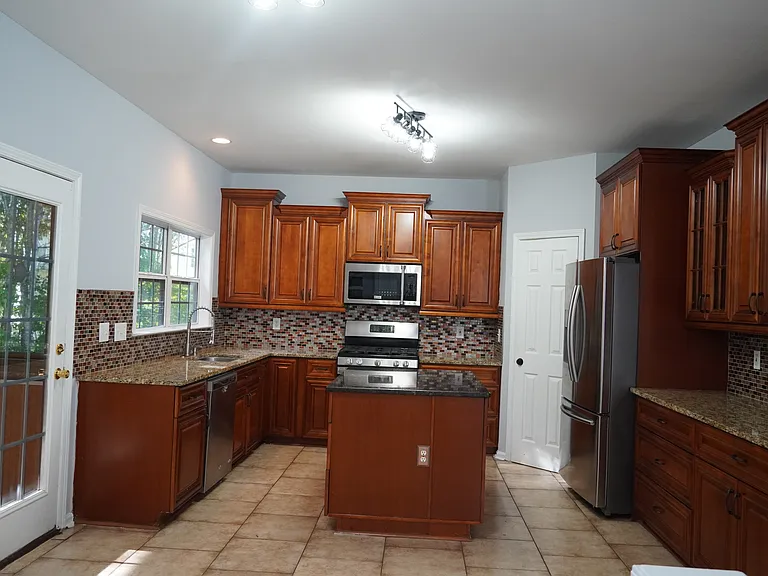 Elmendorf Ln NW — Photo 14