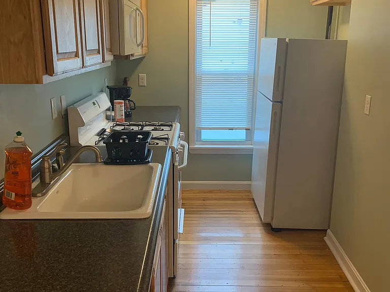 352 Laurel St #1 — Photo 4