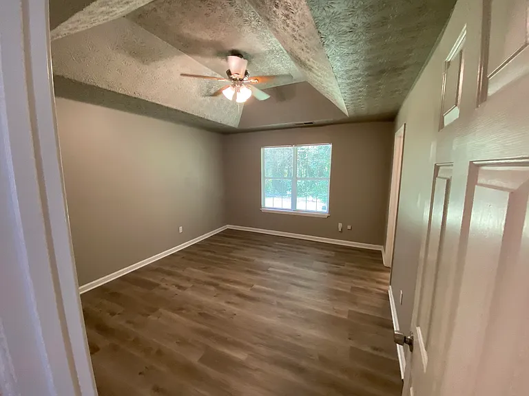 1810 Killarney Dr SW — Photo 14