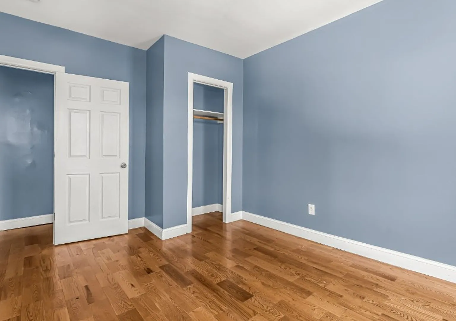 1322 Stratford Ave — Photo 2