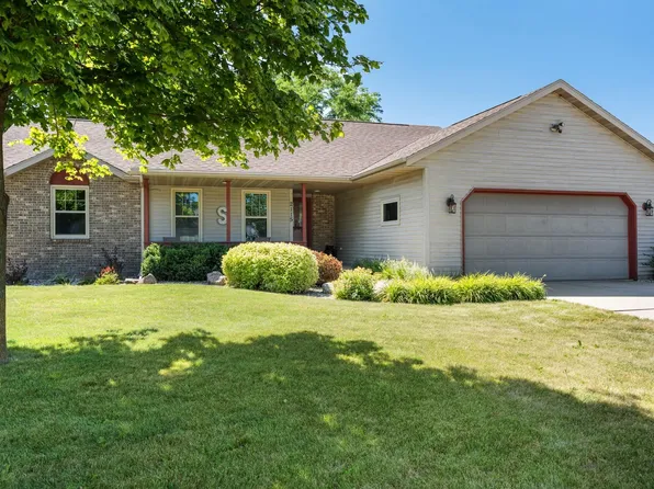 2115 Meadowlark Dr, Janesville, WI 53546
