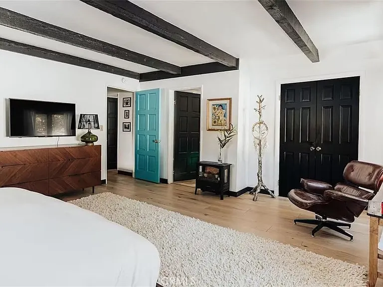 1091 Club View Dr — Photo 13