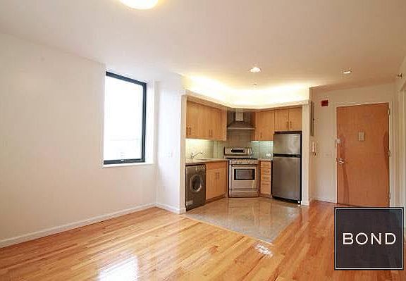 4th image of 138 E Broadway Fl 3