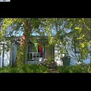 1049 18th St, Richmond, CA, 94801