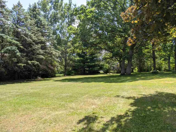 571 Baintree Rd, Davis, IL 61019