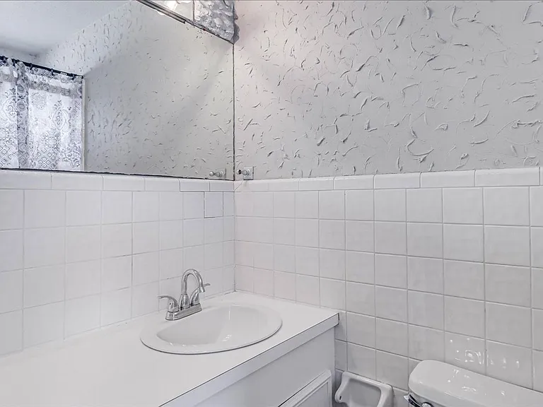 6046 Hugo Dr — Photo 30