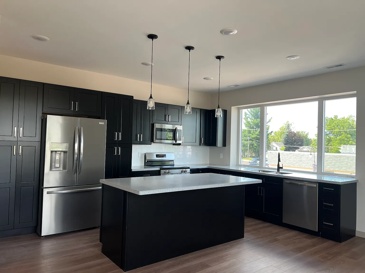 2 bed, 1100 sqft, $1,500 — Photo 1