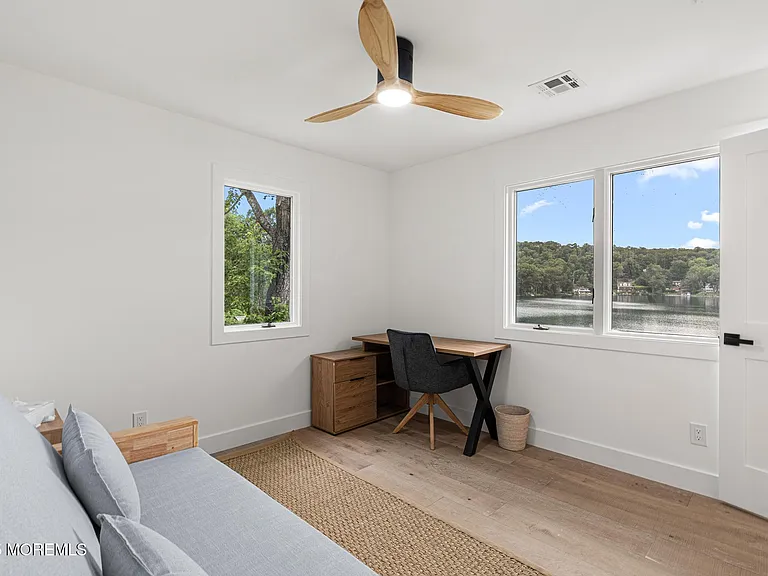 39 Upper Lakeview Ave — Photo 5
