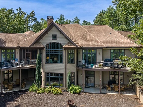 2nd image of 104 Sweetshrub Way