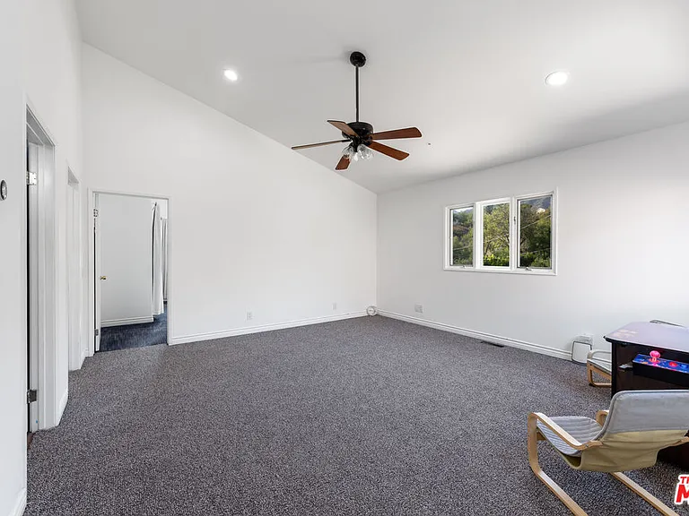 34136 Mulholland Hwy — Photo 47
