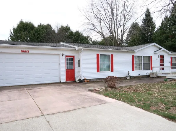 2276 Mark St, Croswell, MI 48422