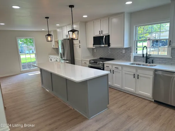 3204 Dinah Ct, Louisville, KY 40242