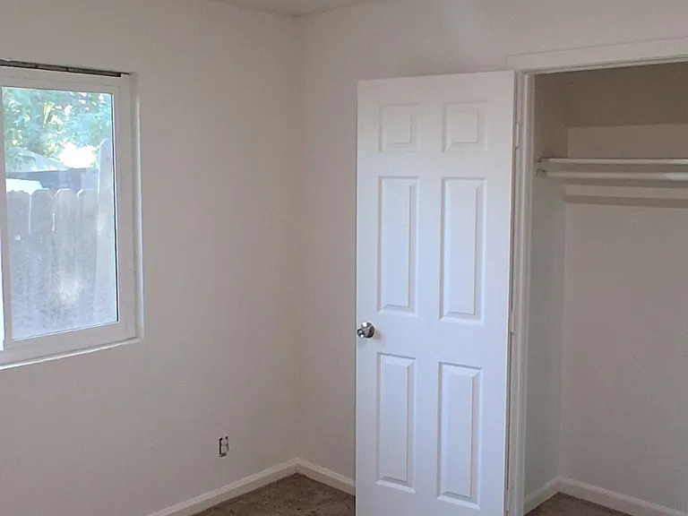 110 E 2nd St #2 — Photo 6