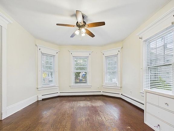 4th image of 107 Sycamore St