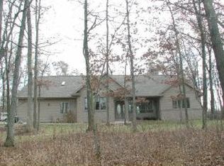W2568 Blackberry Dr, Mount Calvary, WI