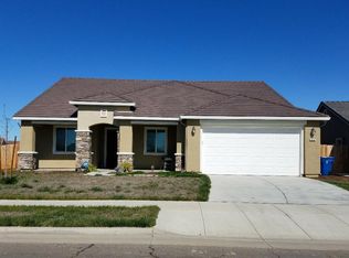 2504 N Fallbrook Dr, Los Banos, CA 93635