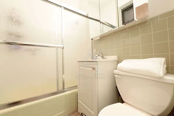 Rented by Peter Ashe | media 43