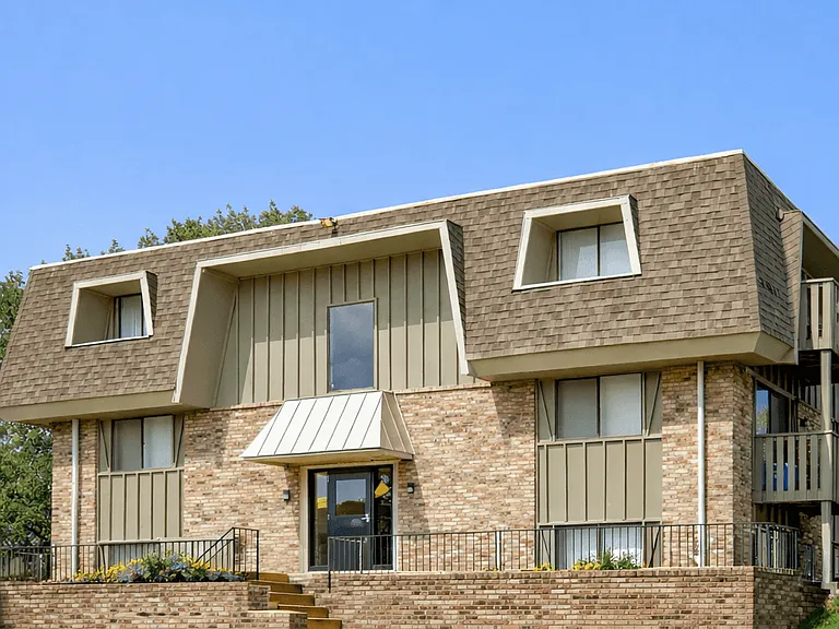 Knollwood Apartments — Photo 16