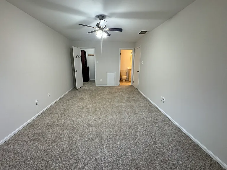 4834 Hawthorne Ln — Photo 14