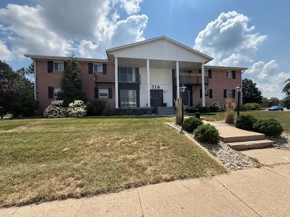 316 South Ridgewood Drive - D, 316 S Ridgewood Dr, Chillicothe, IL 61523