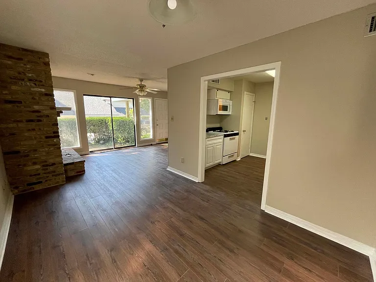 6445 Cedar Bend Ct #D — Photo 4