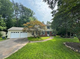 2305 Rosedown Dr, Reston, VA 20191