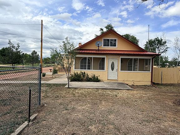 2nd image of 1055 3rd St