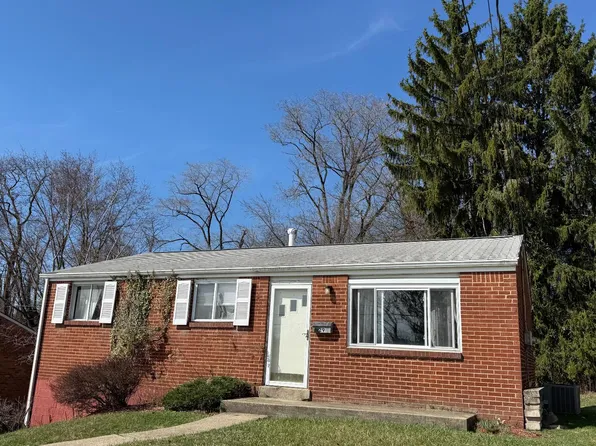 29 Samoa Dr, Pittsburgh, PA 15239