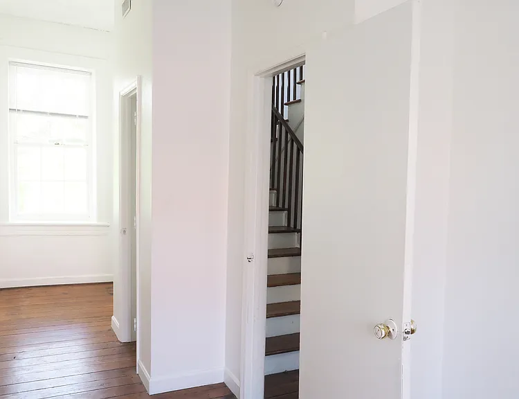 126 Alexander St — Photo 11