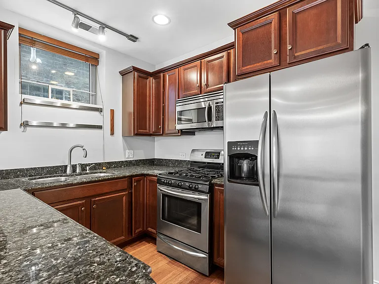2728 W Cortez St #1 — Photo 9