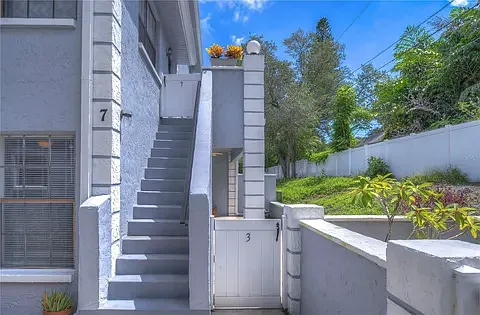2 bed, 850 sqft, $2,200 — Photo 3