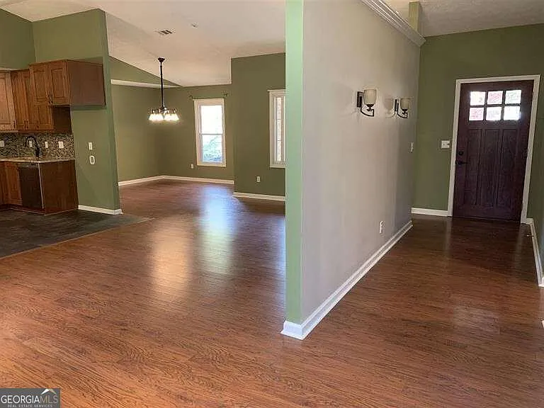 4 bed, 2.0 bath, 1506 sqft, $2,550 — Photo 3