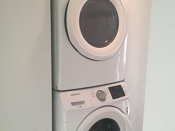 washer/dryer in unit