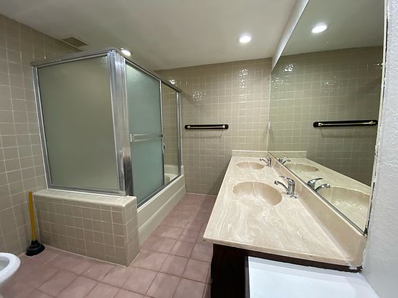 3rd image of 406-408 W McKinley Ave