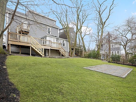 2nd image of 49 Jamaica St