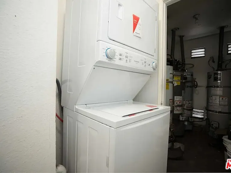 2417 S Budlong Ave #3 — Photo 23