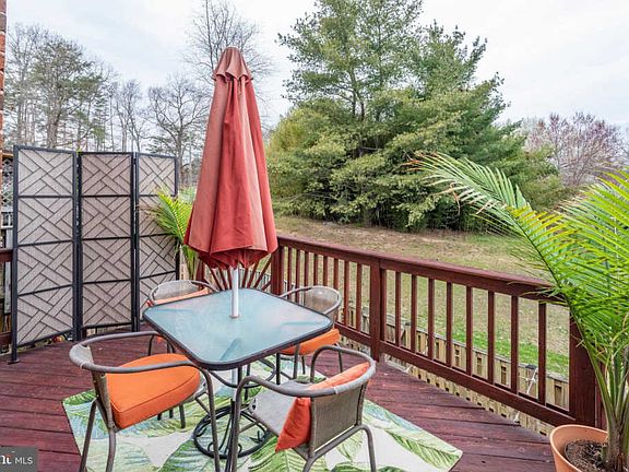 5th image of 16126 Henderson Ln