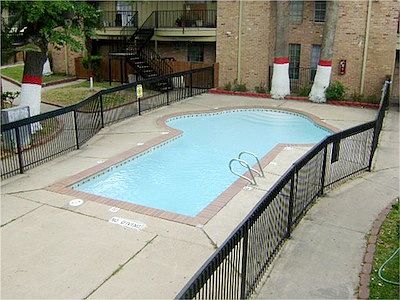 2nd image of 5704 Edgemoor Dr APT 74