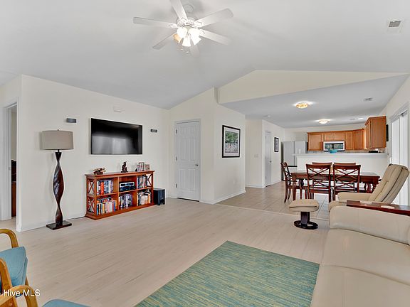 5th image of 225 NE 34th Street