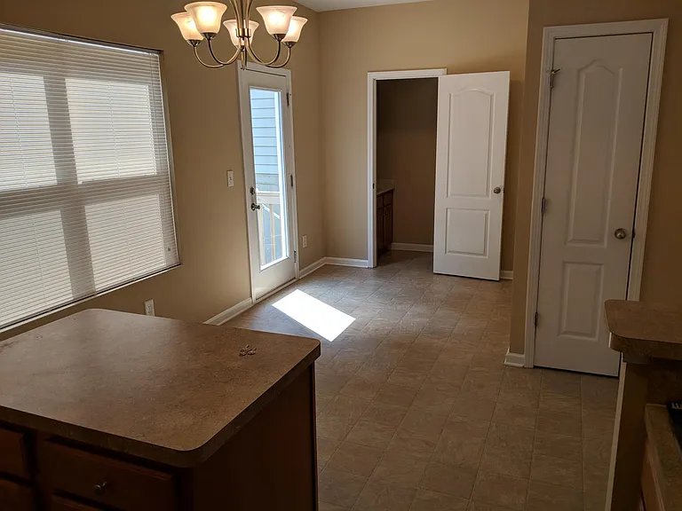 144 Hood Park Dr — Photo 4