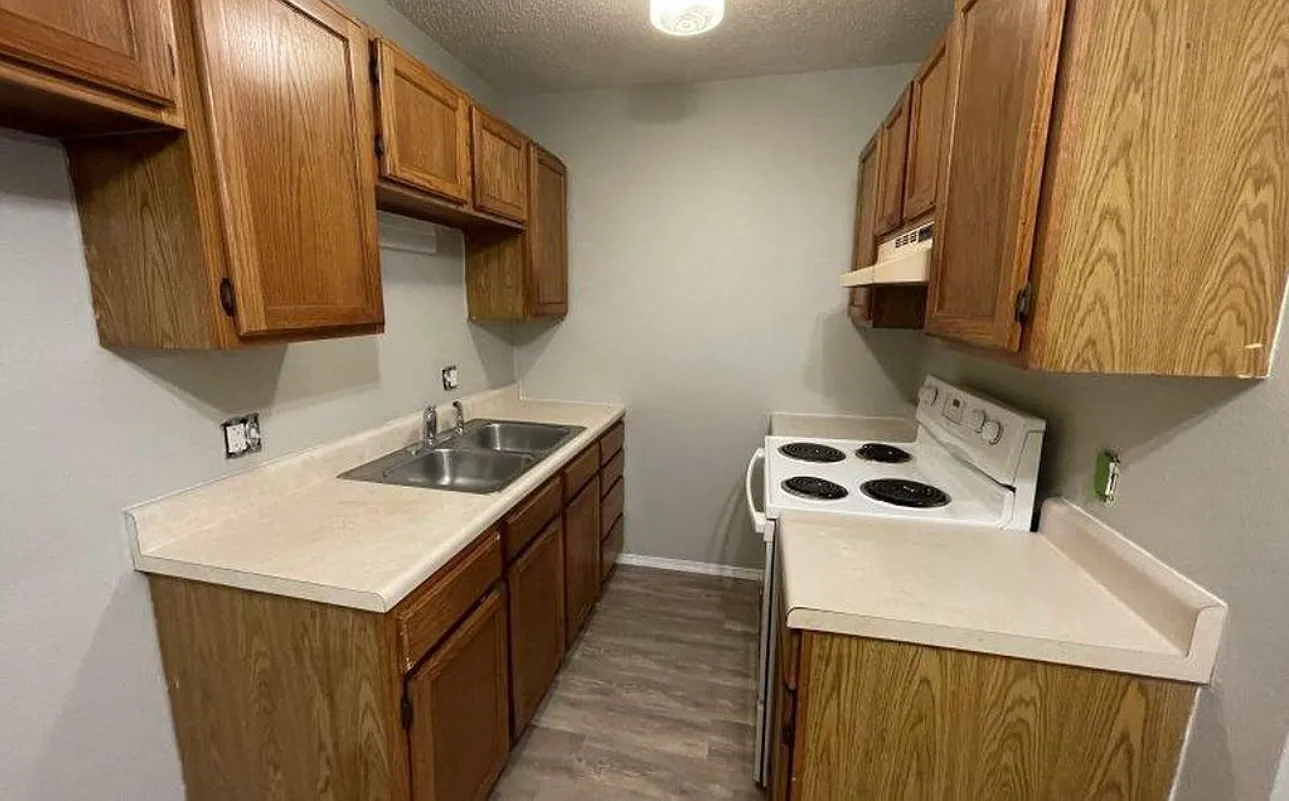 2 bed, 725 sqft, $850 — Photo 3
