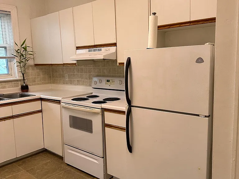 17 Main St S #2 — Photo 4