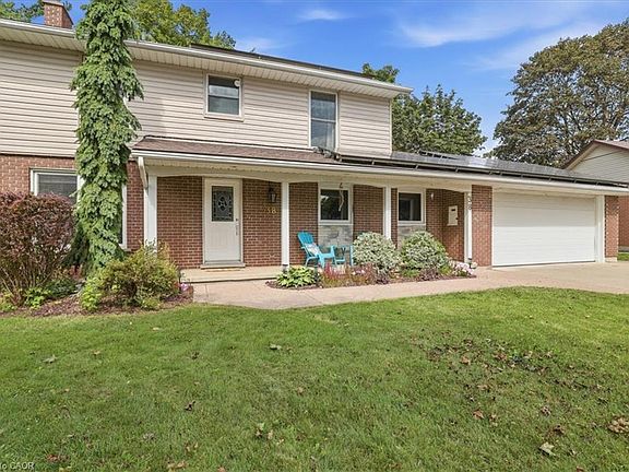 2nd image of 38 Lyle Pl