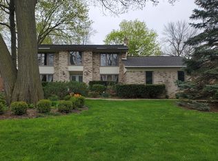1680 Chatham Dr, Troy, MI