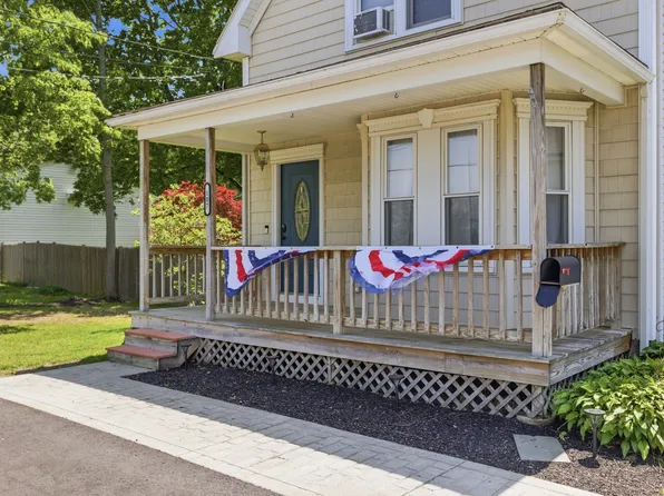 107 Plain St #2, Braintree, MA 02184