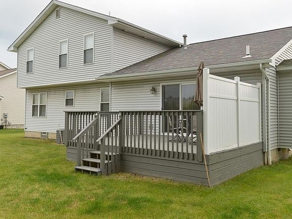 Extra large Deck for Entertaining with Privacy fence.