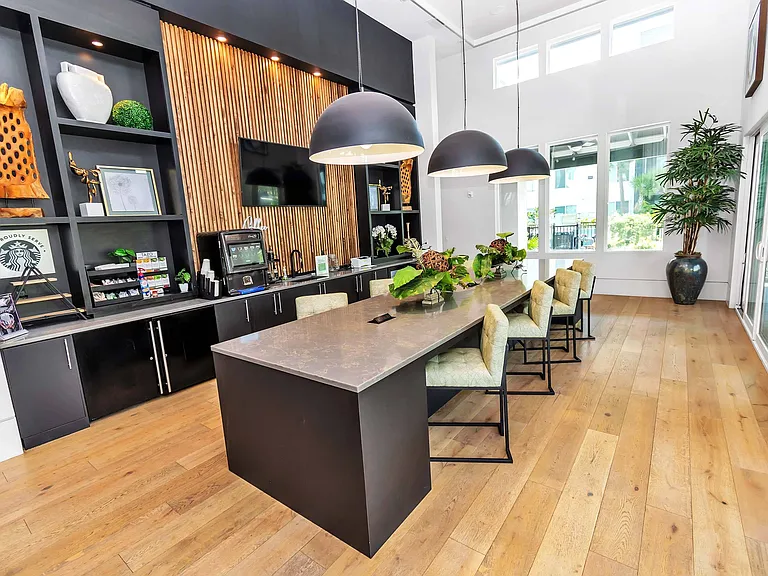 AVLI AT CROSSTOWN CENTER APARTMENTS — Photo 7