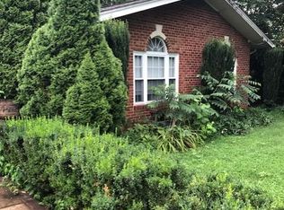 3418 Country Hill Dr, Fairfax, VA 22030