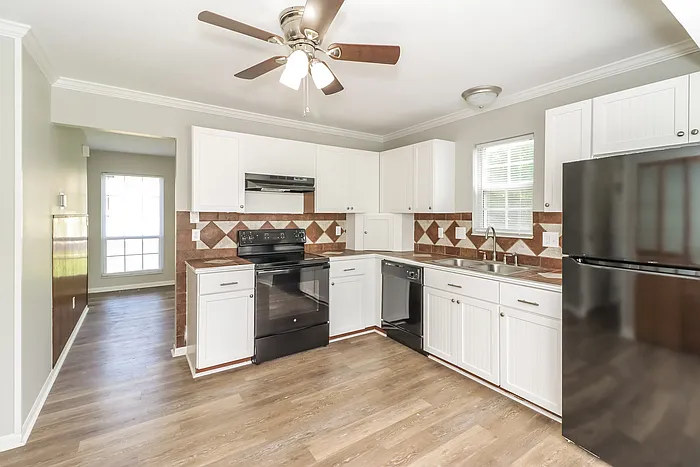 3 bed, 2.0 bath, 1767 sqft, $2,195 — Photo 4