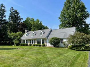 75 N Strawberry Ln, Moreland Hills, OH 44022